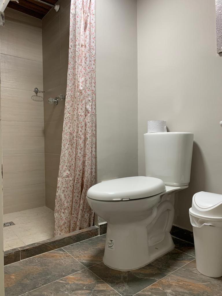 Apartamento 201 Amplio Y Comodo Medellin 90 Mts Daire Dış mekan fotoğraf