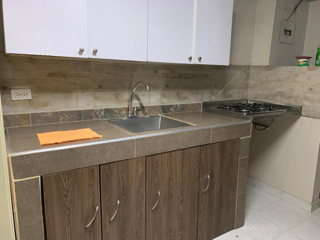 Apartamento 201 Amplio Y Comodo Medellin 90 Mts Daire Dış mekan fotoğraf