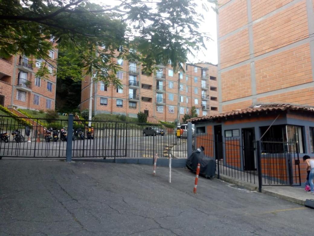 Apartamento 201 Amplio Y Comodo Medellin 90 Mts Daire Dış mekan fotoğraf